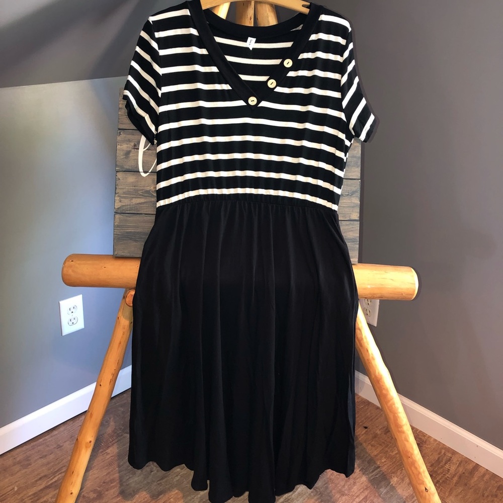 Black and white summer dress